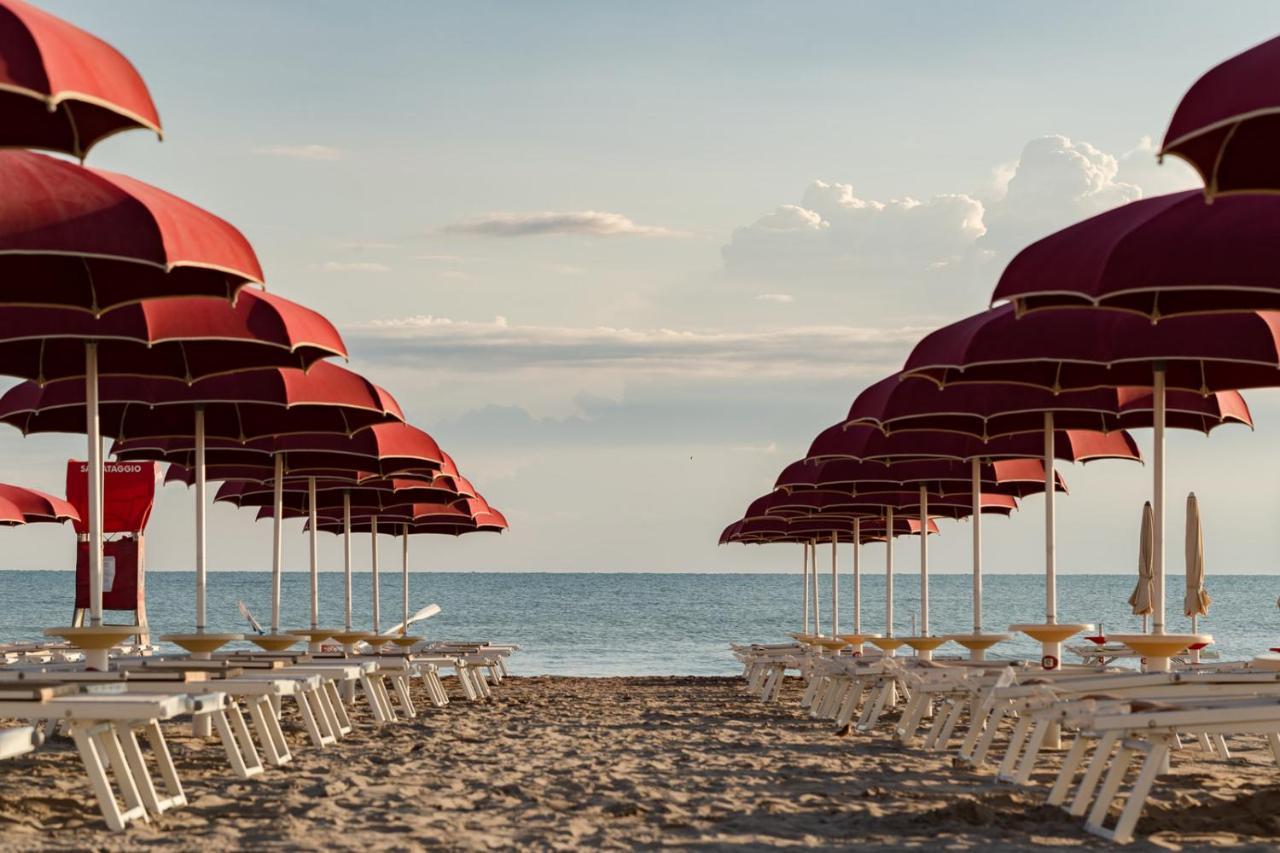 Hotel Soraya - Spiaggia Sawasdee Riccione Eksteriør billede