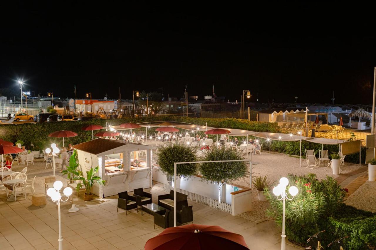 Hotel Soraya - Spiaggia Sawasdee Riccione Eksteriør billede