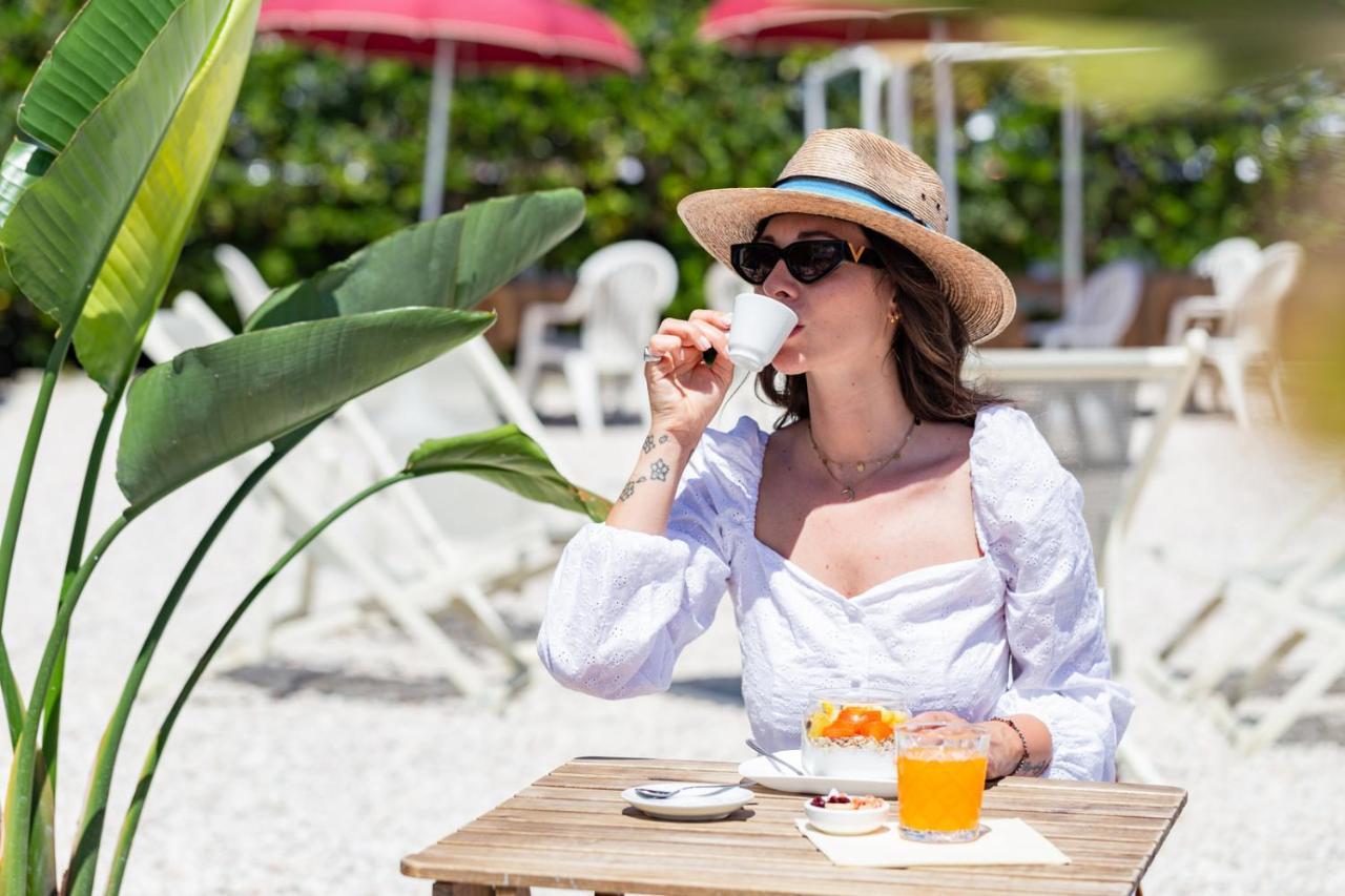 Hotel Soraya - Spiaggia Sawasdee Riccione Eksteriør billede