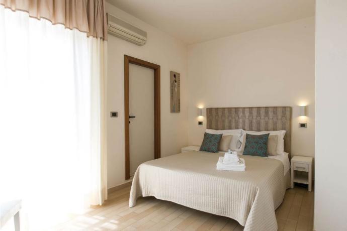 Hotel Soraya - Spiaggia Sawasdee Riccione Eksteriør billede
