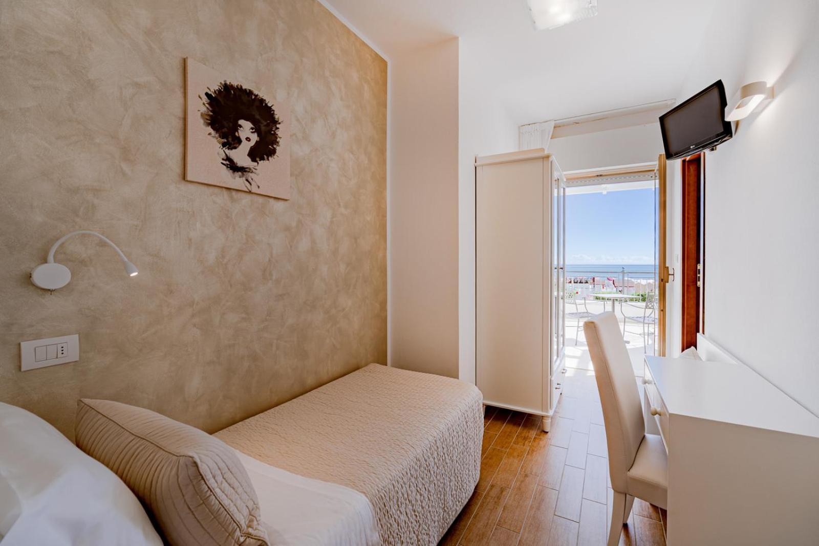 Hotel Soraya - Spiaggia Sawasdee Riccione Eksteriør billede