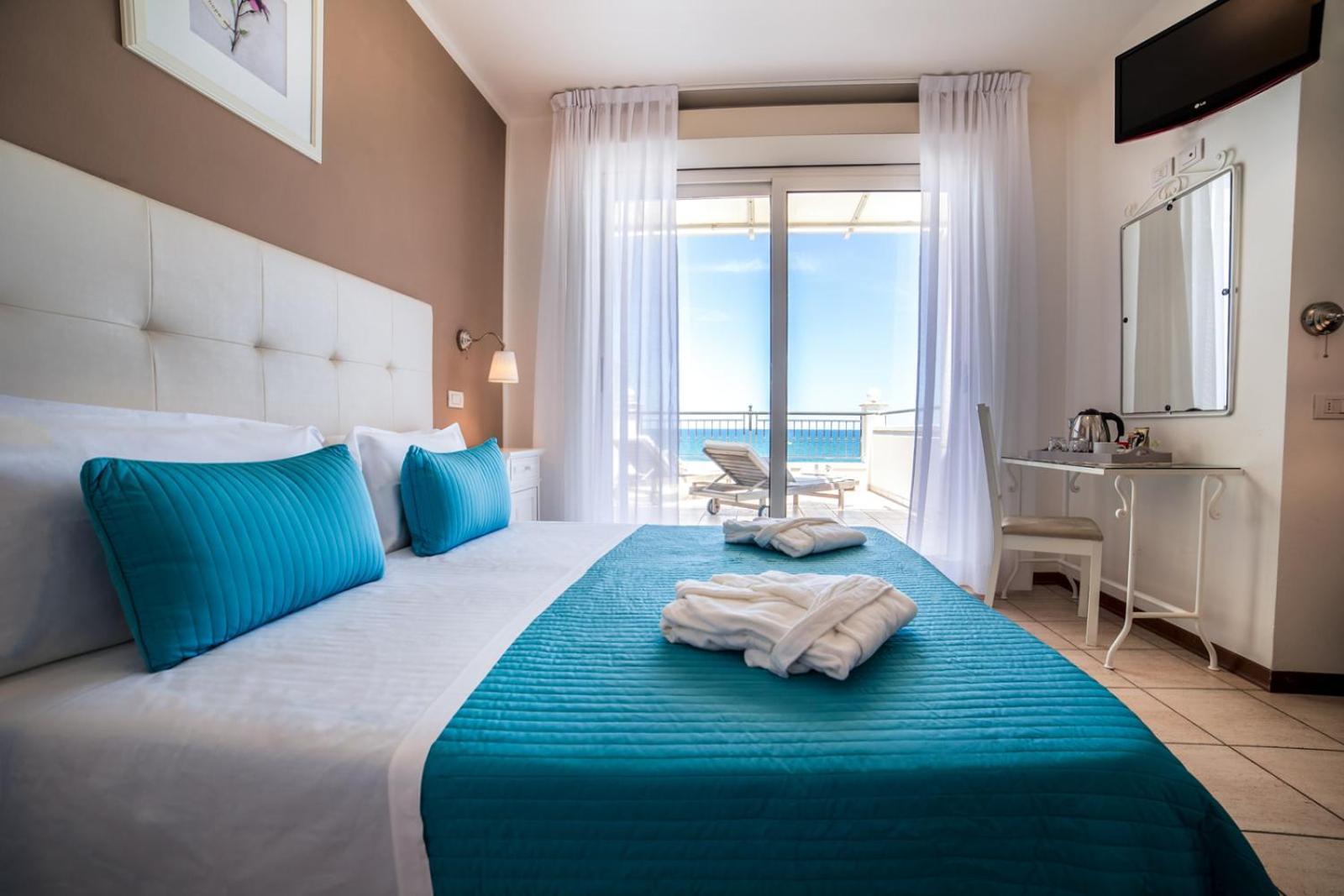 Hotel Soraya - Spiaggia Sawasdee Riccione Eksteriør billede