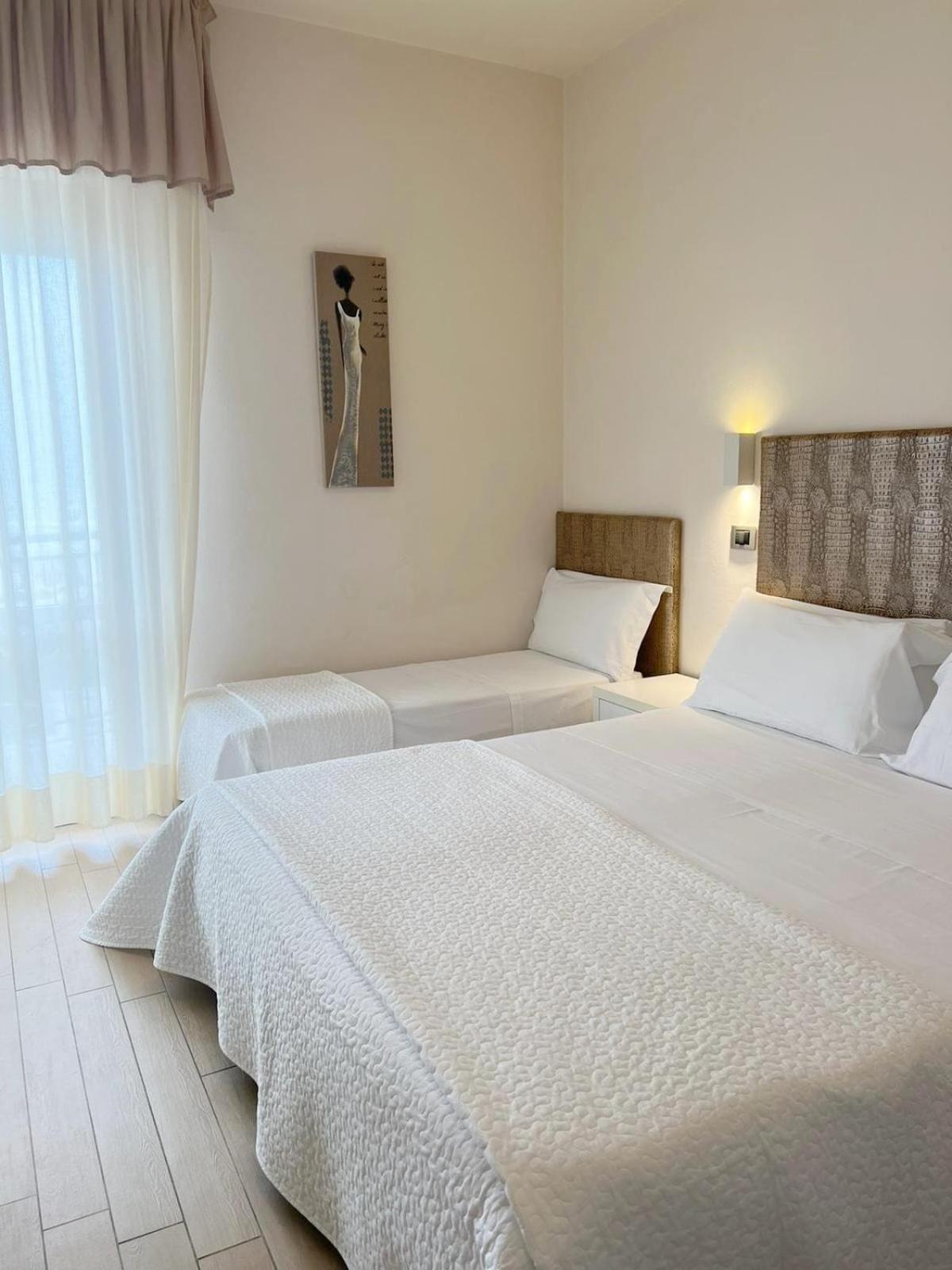 Hotel Soraya - Spiaggia Sawasdee Riccione Eksteriør billede